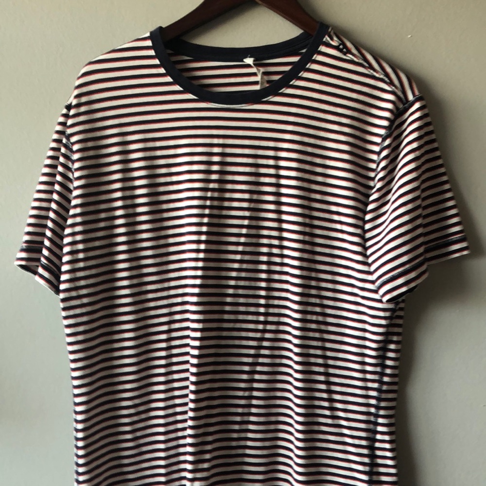 Lululemon t shirt